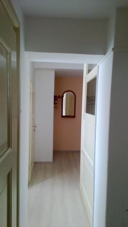 Byt - Apartman Apartment Vetrni ภายนอก รูปภาพ